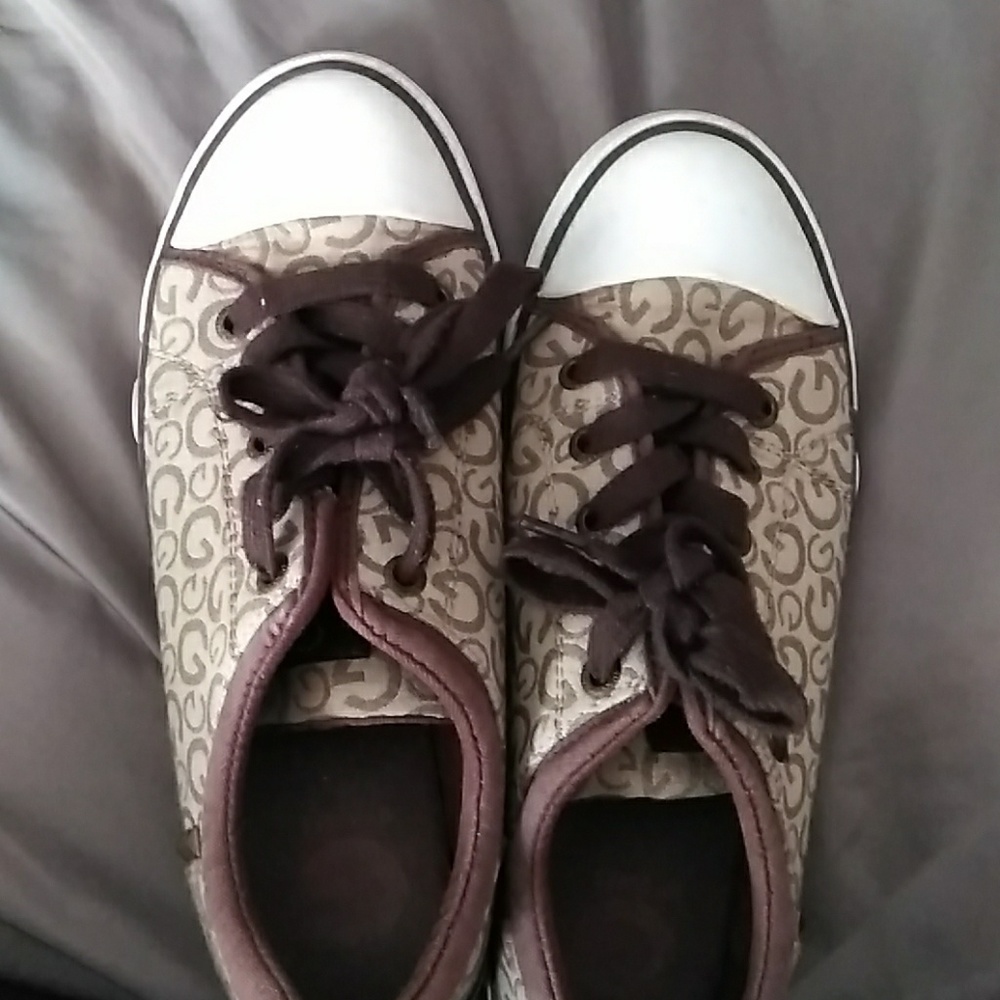 Guess tennis shoes